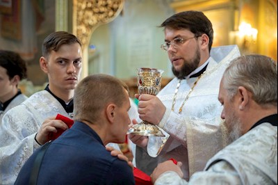 Митрополит Игнатий совершил Божественную литургию в Покровском соборе г. Саратова