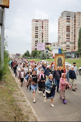 Митрополит Игнатий совершил Литургию в храме великомученика Георгия Победоносца г. Саратова