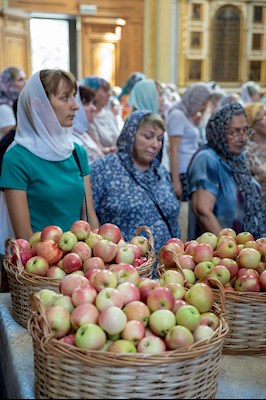 Митрополит Игнатий совершил Божественную литургию в Покровском соборе г. Саратова