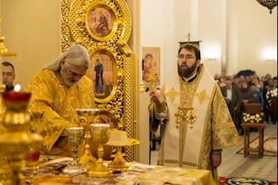 Митрополит Игнатий совершил Божественную литургию в соборном храме святителя Спиридона Тримифунтского г. Саратова