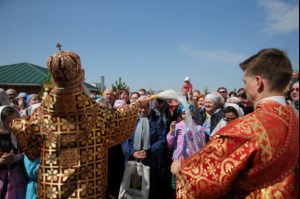 Митрополит Лонгин возглавил Литургию с сурдопереводом
