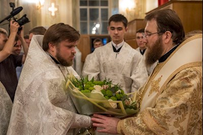 Митрополит Игнатий совершил ночную Божественную литургию в Покровском соборе г. Саратова
