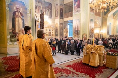 Митрополит Игнатий совершил Божественную литургию и молебен на новый год в Покровском соборе г. Саратова