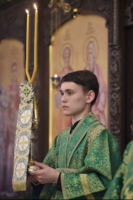 Митрополит Игнатий совершил Литургию Преждеосвященных Даров в храме в честь иконы Божией Матери «Всех скорбящих Радость» г. Саратова