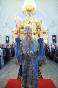 Божественная литургия в храме в честь Покрова Пресвятой Богородицы города Петровска