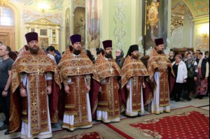 Митрополит Лонгин совершил Чин умовения ног