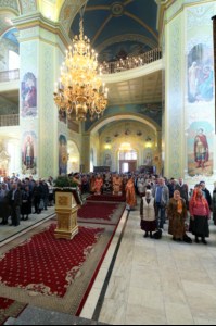 Божественная литургия в храме в честь Покрова Пресвятой Богородицы