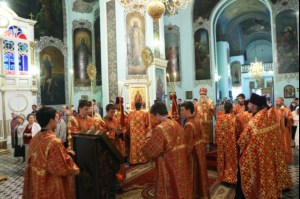 Всенощное бдение в Духосошественском кафедральном соборе Саратова