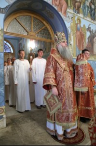 Крещальная Литургия в Свято-Троицком соборе Саратова