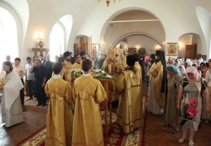 Божественная литургия в Спасо-Преображенском мужском монастыре Саратова