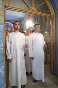 Крещальная литургия в Свято-Троицком соборе Саратова