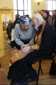 Божественная литургия на Архиерейском подворье — храме во имя преподобного Серафима Саровского г. Саратова