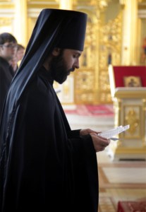 Утреннее богослужение на Архиерейском подворье — в храме во имя святого апостола и евангелиста Иоанна Богослова при СПДС