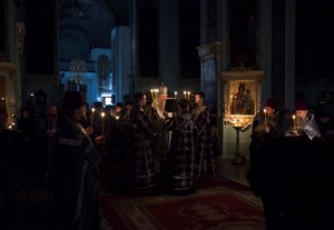Вечернее богослужение с чтением Великого покаянного канона преподобного Андрея Критского в храме в честь Сошествия Святого Духа города Саратова