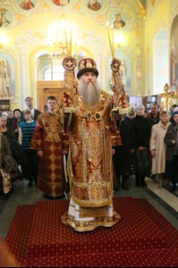 В Великий Четверг Митрополит Лонгин совершил Литургию Василия Великого и Чин умовения ног