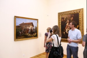 Представитель епархии стал гостем выставок, открытых к 130-летию Радищевского музея