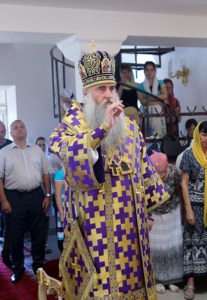 Божественная литургия в храме во имя святителей Василия Великого, Григория Богослова, Иоанна Златоуста г. Саратова