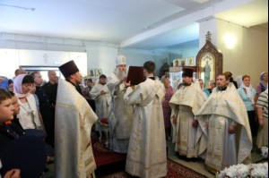 Божественная литургия в храме во имя святителя Тихона, епископа Воронежского, Задонского чудотворца г.Саратова
