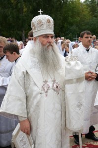 В канун празднования Собора Саратовских святых совершена панихида по убиенным в годы гонений на Воскресенском кладбище Саратова