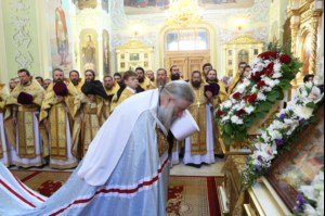 Божественная литургия и молебен у мощей святого равноапостольного князя Владимира в Покровском храме г.Саратова