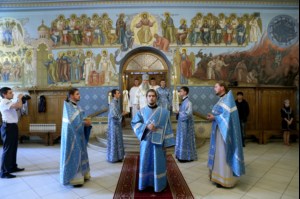 Крещальная литургия в Свято-Троицком кафедральном соборе г. Саратова