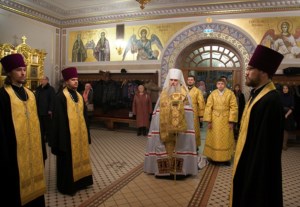 Всенощное бдение в Свято-Троицком кафедральном соборе города Саратова
