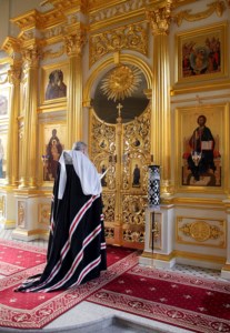 Утреннее богослужение на Архиерейском подворье — храме во имя святого апостола и евангелиста Иоанна Богослова при СПДС