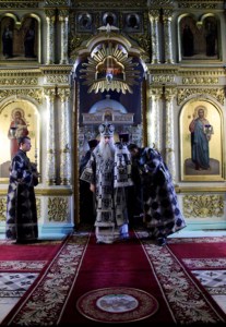 Утреня с чтением Великого канона преподобного Андрея Критского в храме в честь Сошествия Святого Духа г. Саратова