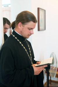 Всенощное бдение в храме во имя святых царственных страстотерпцев п. Дубки