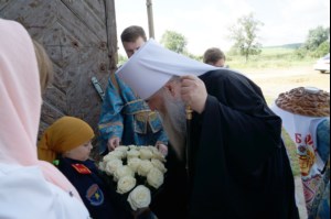 Божественная литургия в храме в честь Покрова Пресвятой Богородицы села Сокур Татищевского района