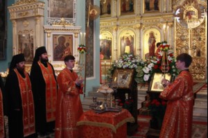 Всенощное бдение в Духосошественском кафедральном соборе Саратова