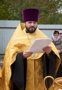 Совершено освящение крестов и куполов строящегося храма во имя святого благоверного князя Михаила Черниговского и боярина его Феодора г. Саратова