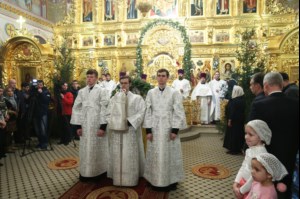 Рождественская Божественная литургия в Свято-Троицком кафедральном соборе Саратова