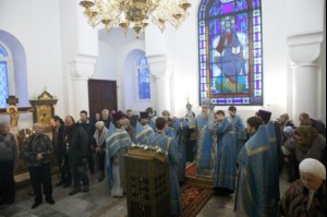 Божественная литургия на Архиерейском подворье – храме в честь иконы Божией Матери «Утоли моя печали» г.Саратова