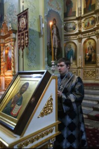Великое повечерие с чтением канона преподобного Андрея Критского в храме в честь Покрова Пресвятой Богородицы г. Саратова