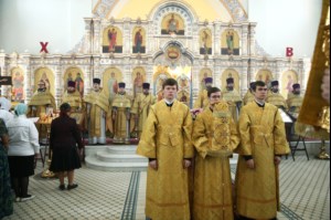 Божественная литургия в храме во имя святых первоверховных апостолов Петра и Павла г.Аткарска