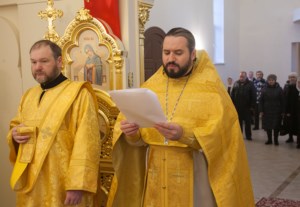 Совершена первая Литургия в новом храме на Увекском кладбище г.Саратова
