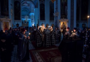 Утреня с чтением Великого канона преподобного Андрея Критского в храме в честь Сошествия Святого Духа г. Саратова
