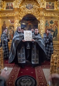 Пассия в Свято-Троицком кафедральном соборе г.Саратова
