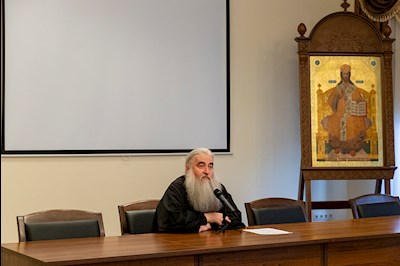 Митрополит Лонгин вручил сертификаты первым слушателям курсов для распространителей церковной утвари