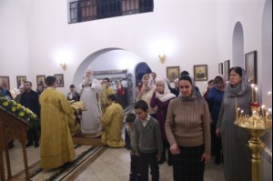 Божественная литургия в храме святителя Иоанна Златоуста в п. Зональный г.Саратова