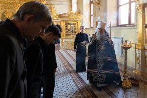 Литургия Преждеосвященных Даров на Архиерейском подворье — в храме святого апостола и евангелиста Иоанна Богослова