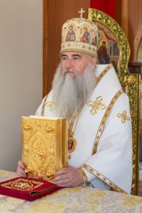 Божественная литургия на Архиерейском подворье — в храме в честь иконы Божией Матери «Утоли моя печали» г. Саратова
