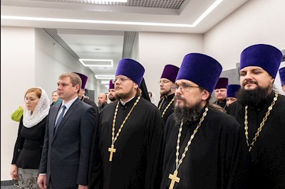 Митрополит Лонгин освятил здание Покровского епархиального управления
