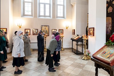Божественная литургия в храме в честь иконы Божией Матери «Всех скорбящих Радость» г. Саратова