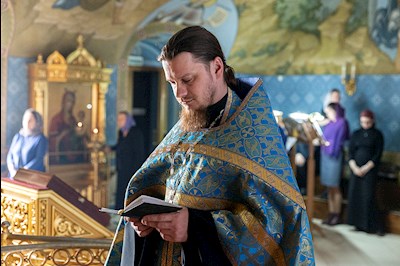 Утреня с чтением акафиста в Свято-Троицком кафедральном соборе г. Саратова