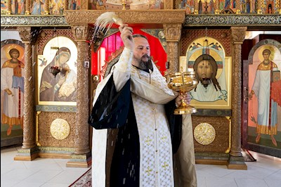 Божественная литургия в Вознесенско-Пантелеимоновском храме с. Усть-Курдюм Саратовского района