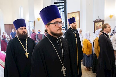 Божественная литургия в храме в честь Нерукотворного Образа Спасителя г .Саратова