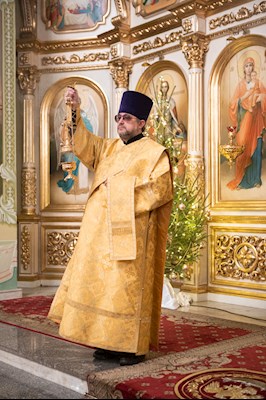 Митрополит Игнатий совершил Великую рождественскую вечерню