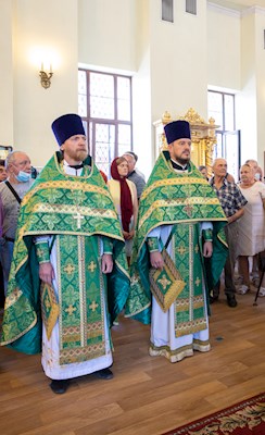 Митрополит Игнатий совершил Божественную литургию в храме преподобного Серафима Саровского г. Саратова